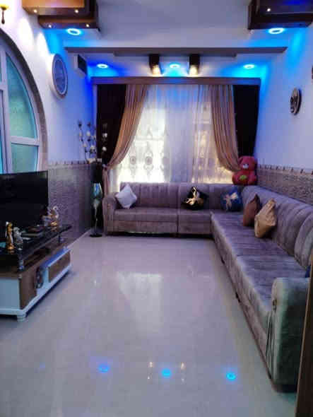 للبيع 
دار بناء حديث حي الاخاء الفرع الي بعد جامع الصادقين ثاني فرع عاليسار ١٢٠م واجهه ٦  قرار تمليك البيت واجهه حلان الطابق الارضي غرفة نوم وحول واستقبال وصحيات والطابق الاول غرفتين نوم وهول وصحيات (السعر155مليون)وبي مجال 
الاتصال ‏‪‏‪***********‬‏
‏‪***********‬‏
