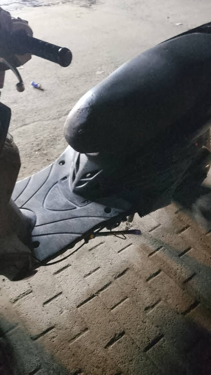 سلام عليكم دراجة للبيع سكنس فحل
ياباني الدراجة خير من الله سلف وهندر كهربائي كلهة شغالة السعر 600 وبيعة مجال الرقم *********** وتساب وتصال
