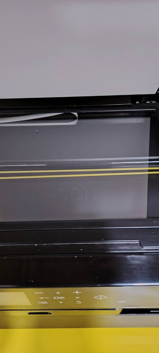للبيع طابعة صور احترافية Epson L850 بحالة ممتازة سعر 350 الف عنوان كربلاء رقم هاتف ***********
