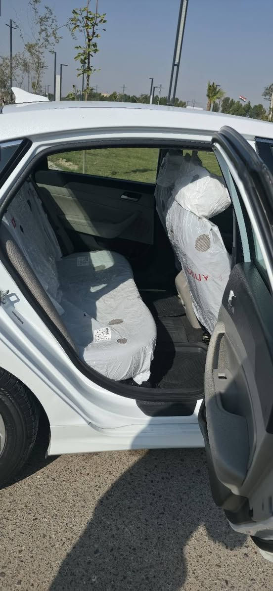 سوناتا 2018 وارد امريكي فول مواصفات عدا الفتحة 
رقم بصرة حرة بأسمي تحويل ثاني يوم
مكان السيارة بصرة ياسين خريبط
الحادث موضح بالمنشور ضربة جدا بسيطة
سيارة جديدة من الدوام للبيت 
السعر 148
قابل للتفاوض 
***********
