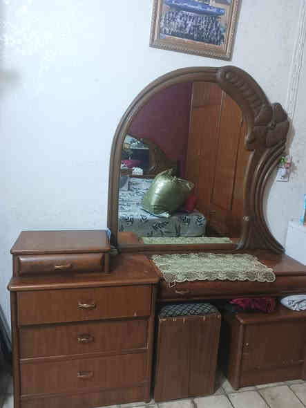 غرفة نوم صاج داخل وخارج نظيفة توصا مو سوكي كنتور ست بوب وملحق كاملة مع سرير فندقي للبيع مكاني بغداد الجديدة تليفون ***********
