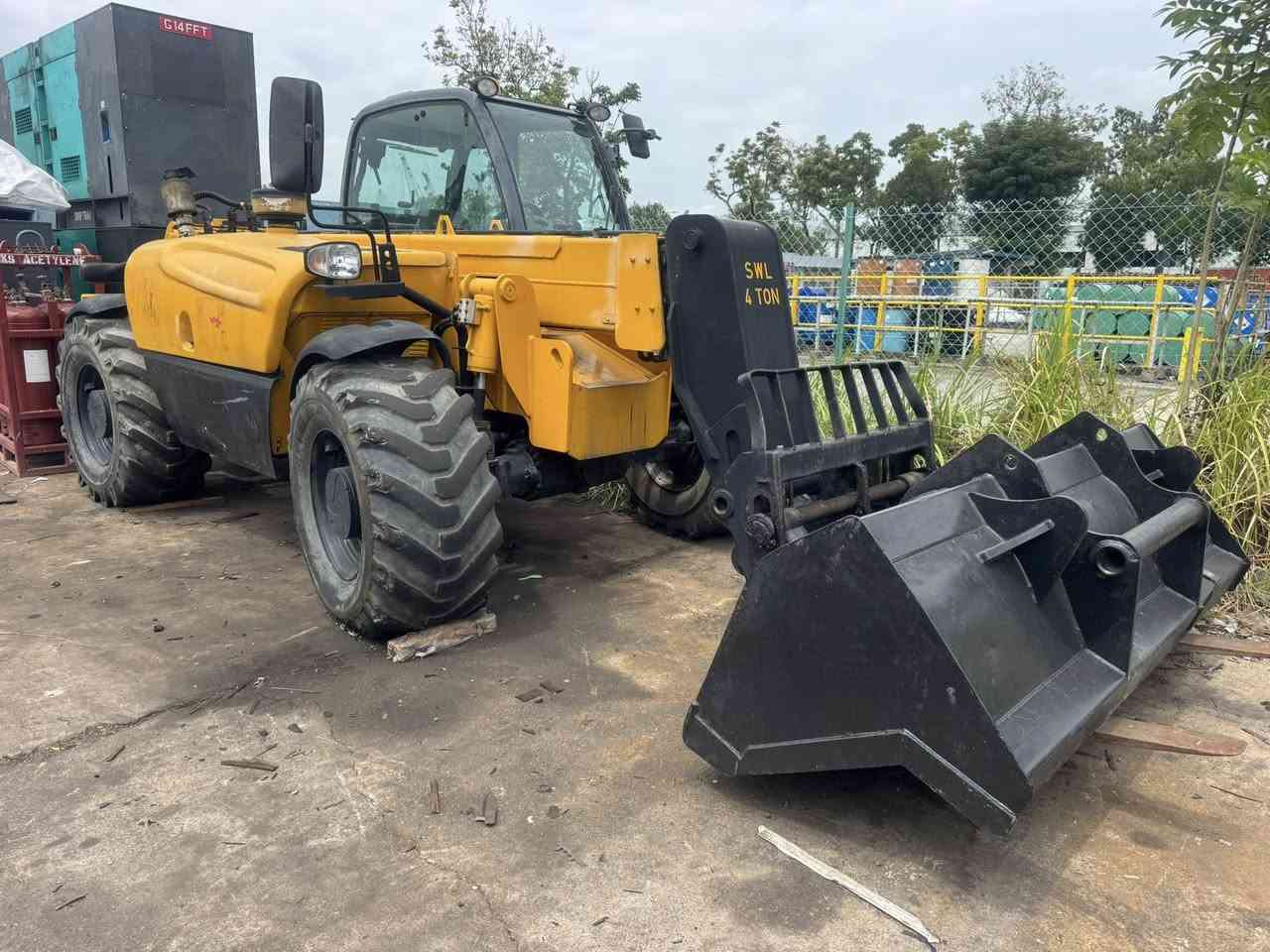 Manitou MHT869L.  

#UsedTelehandler
#TelehandlerForSale
#telehandler


**إذا كنت صاحب هذا الإعلان وتريد حذفه لأي سبب، رجاءا أرسل رسالة إلى الدعم الفني**