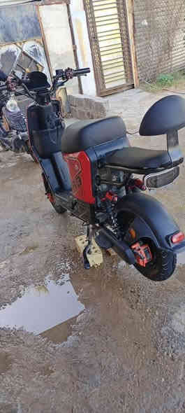 السلام عليكم 
دراجة R9للبيع 
اخت الجديده 
كلشي مابيهة 
السعر 400 أو بي مجال بسيط
للاستفسار الاتصال على الرقم واتساب فقط 
***********
