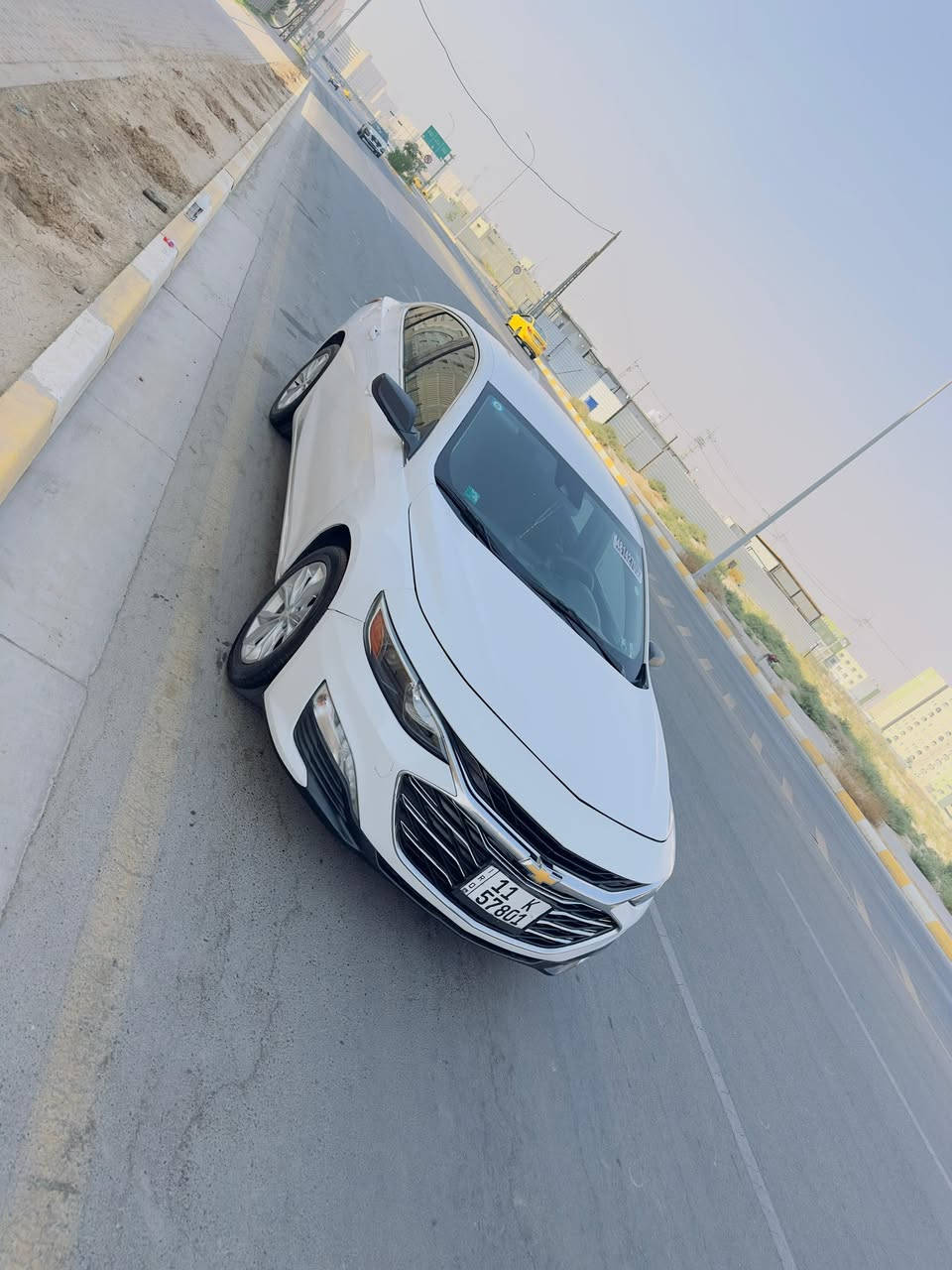 السلام عليكم

‏🚗 Chevrolet Malibu LT وارد أمريكي
موديل 2023 – لون أبيض ✨
🔹 محرك 1500 تيربو اقتصادي وقوي
🔹 ممشى (70 الف ميل)
🔹كير أوتوماتيك
💎 المواصفات الكاملة:

🔸 بصمة أبواب + بصمة تشغيل
🔸 تشغيل عن بعد
🔸 رادار أمامي + مانع تصادم
🔸 نظام قيادة شبه ذاتية
🔸 نظام تحديد ومسار (Lane Assist)
🔸 مثبت سرعة (Cruise Control)
🔸 سايد بريك إلكتروني (بصمة)
🔸 مانع انزلاق + ABS + 4 دسك
🔸 لدات نهارية أمامية

🔸 شاشة كبيرة تدعم 📲 Android Auto & Apple CarPlay
🔸 خرائط GPS
🔸 كاميرا خلفية
🔸 شاشة معلومات وأعطال داخل الدشبورد

🔸 كشنات كهرباء + تدفئة
🔸 تبريد مناخين منفصل
🔸 تبريد أمامي وخلفي (بيانو)
🔸 تحكم جهتين
🔸 الجام الأمامي أوتو

🔸 حساسات إطارات
🔸 منافذ USB / Type-C / 12V
🔸 إطفاء ذاتي عند التوقف (Start/Stop)
🔸 جنوط 17
🔸 أرضيات وكالة + سبير 
✔️ السيارة جاهزة من جميع النواحي
✔️ نظيفة ومرتبة وجاهزة للفحص
📍الموقع: بغداد الامين الثانية
💰السعر: (123 $)
السيارة بيها باب عكس سايق اجه من امريكا مبدل اني هنا صبغته وبيها بارد 
للاستفسار ***********
1G1ZD5ST3PF161135
