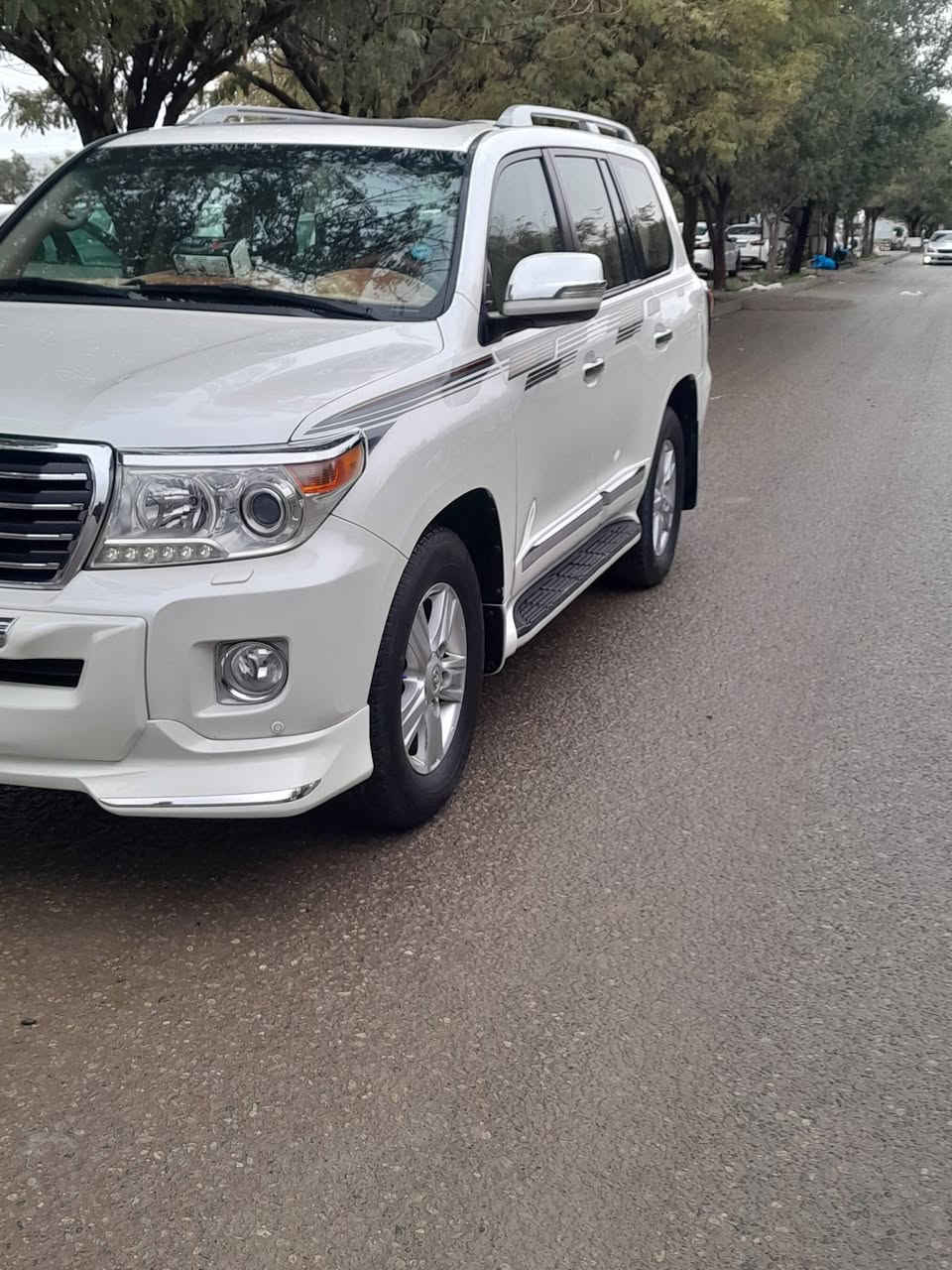 السلام عليكم 
لاندكروز جكسارة موديل 14 بريم اصل فول مواصفات ماشية 185 حقيقي مكفولة كفالة عامة لاصبغ ولا تبديل تخم تاير جديد صدر جديد على وضع الشركة كير محرك جديد السيارة 6سلندر المواصفات حساسات امامي خلفي كامرة فتحة سقف ثلاجة بصمة تشغيل بصمة ابواب وصندوك بصمة دخول ذكي اضائة ترحيب عند الاقتراب اشاير بلمري تشغيل عن بعد كشنات جلد  وكهرباء الجام يصعد وية التقفيل ثلاث انضمة قيادة السيارة جديدة على وضع الشركة حتى الدعاميات كفالة ***********/***********
