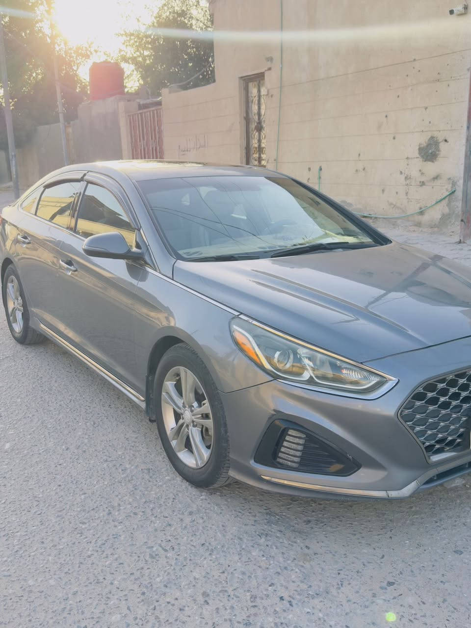 السلام عليكم سوناته2019 وارد امريكي معوقين بشهر السابع تنتهي السنويه ضربه السياره موضحه بالصور فقط بدون دواخل السياره خير من الله تبريد السياره جديده ماشيه 90ميل المحرك شرط ما مفتوح 
عنون السياره البصره سفوان السعر 145بيهى مجال
رقم راعيها مكلف بالنشر ***********
