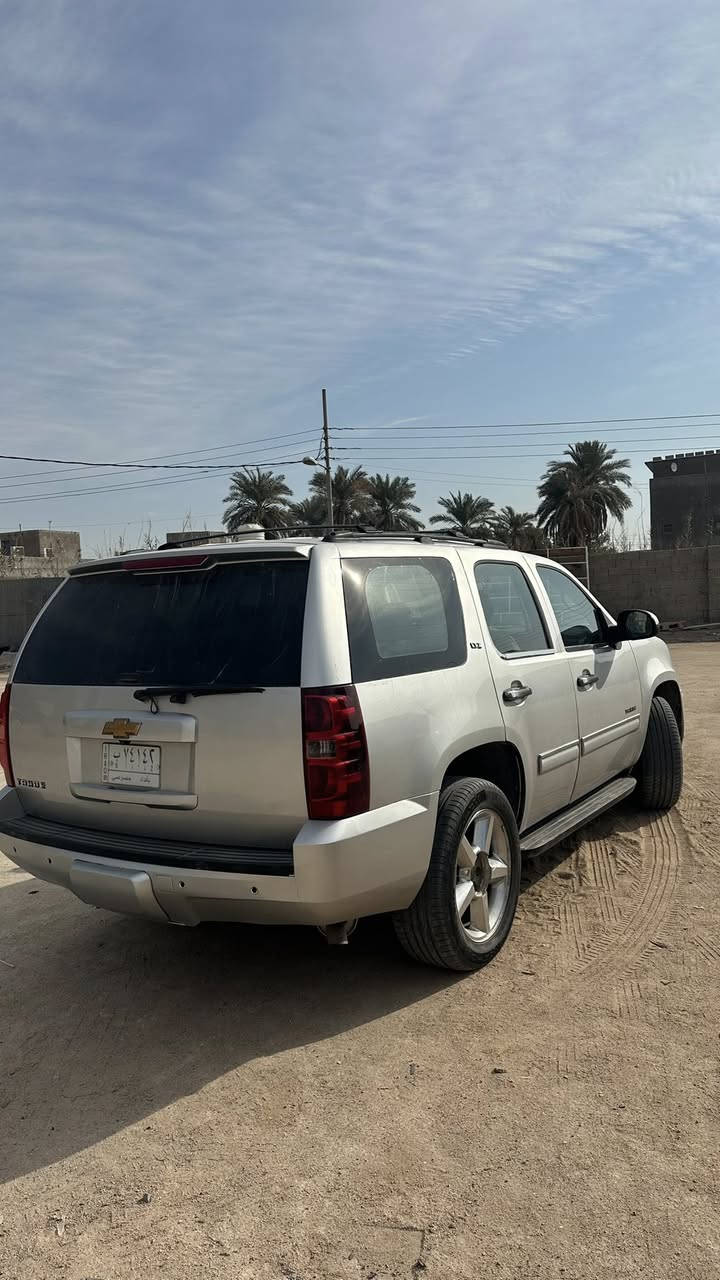 تاهو 2010 LTZ
كامل المواصفات 

شاشة وكاميرا اصليات 

شاشه بالسقف 

صندوق كهربائي

كشنات ملكي 

وهواي مواصفات معروفه بيها 

السياره وراد امريكي  

السيارة مصبوغه صبغ عام 

مكان السياره البصرة الهارثة
رقم  ***********
فقط اتصال غير متواجد عل الفيس
