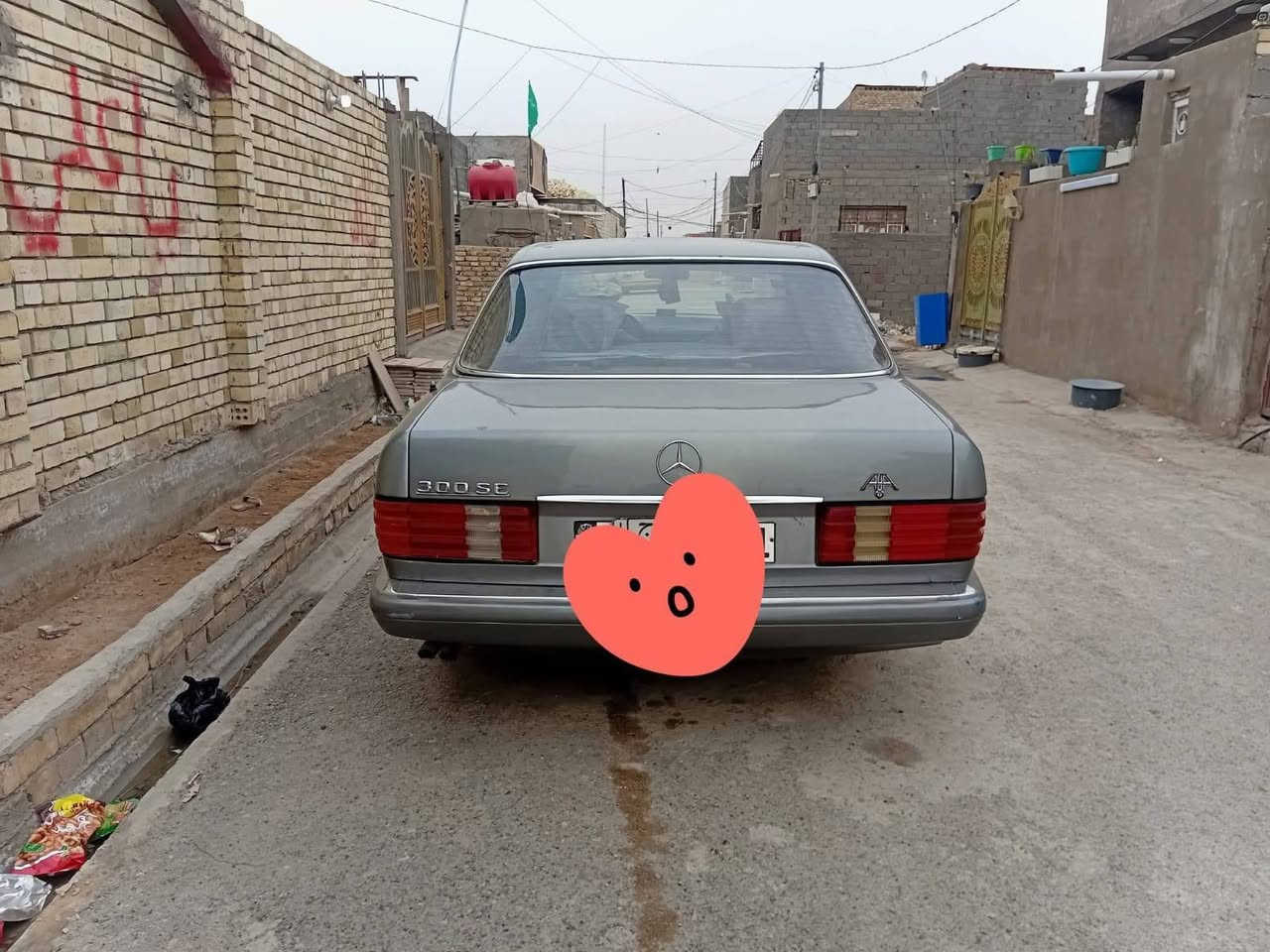 يالله سلام عليكم ورحمه الله وبركاته 
مارسدس 1988 300s باب قصير 
سياره جديده متعوب عليها 
سدر جديد 
تخم تاير 
كهربايتها كلها شغاله 
مكينه كير  بلادي 
جاهزه بيها نقص فقط تبريد استفسار اتصال *********** 
ترهم مراوس حسب القناعه
