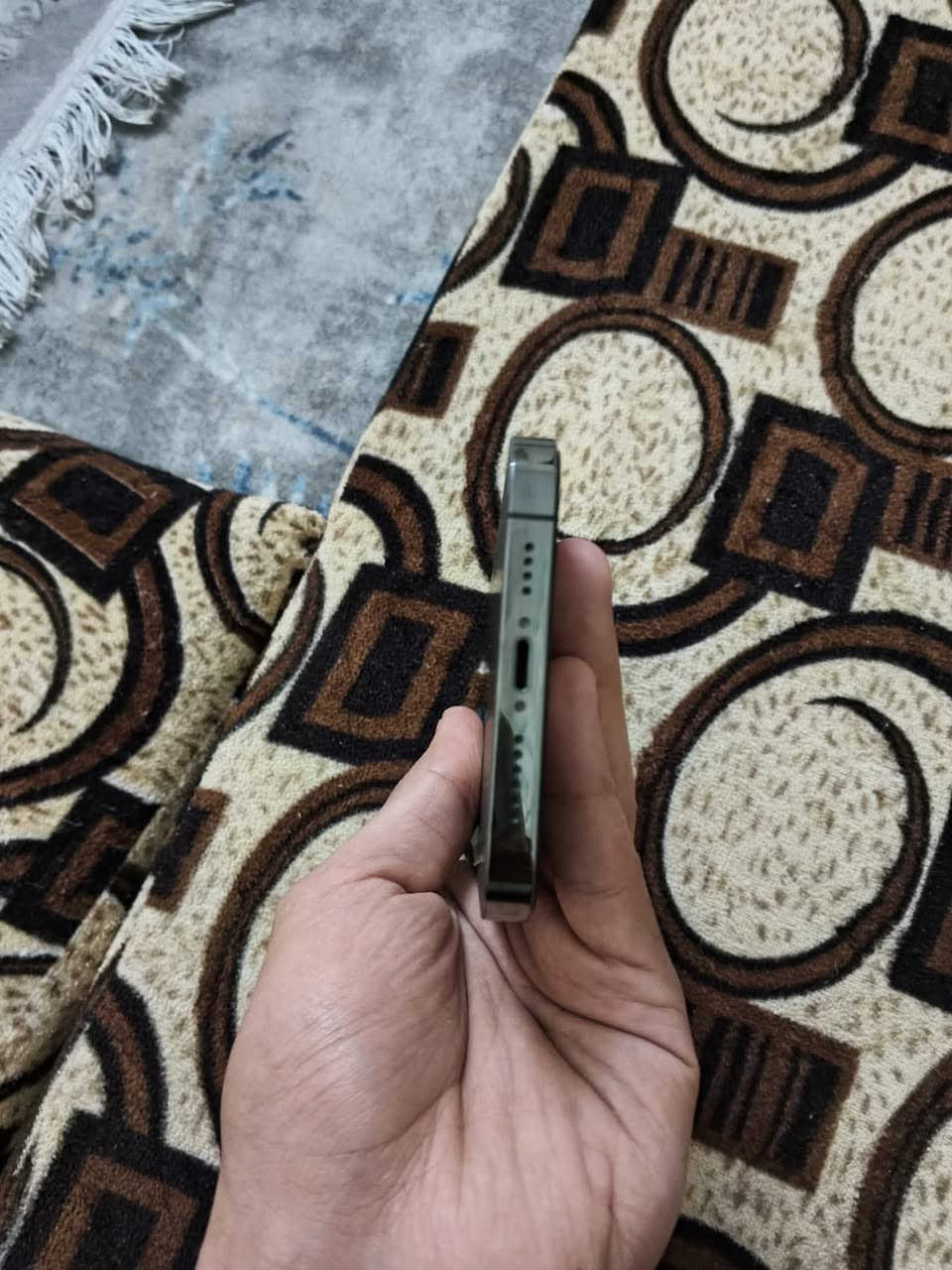 السلام عليكم ايفون 13برو ماكس نضافه مثل متشوف 100بل 100 وتر مكفول من كلشي بطاريه 81 تنسه شي اسمه صرف شحن ذاكره 256 سعر 700 راسلني لو. تخابرني وبيك خير وتدلل ***********
