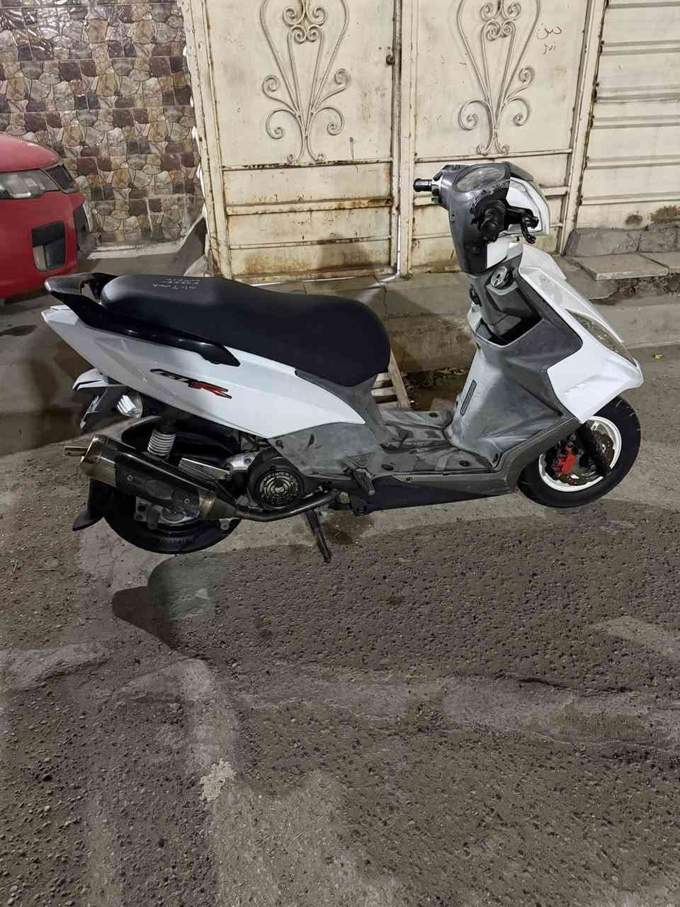 السلام عليكم
ثعلب جيتي ار بوشه 58 بلاد   نوزل قبل 3 اشهر نازله من الرمبه
الدراجه مكفوله بلادي  ختم واحد نقصه بس تريشه اليسره
مكاني بغداد زعفرانيه 
رقم ***********
سعر800 وبيه مجال
