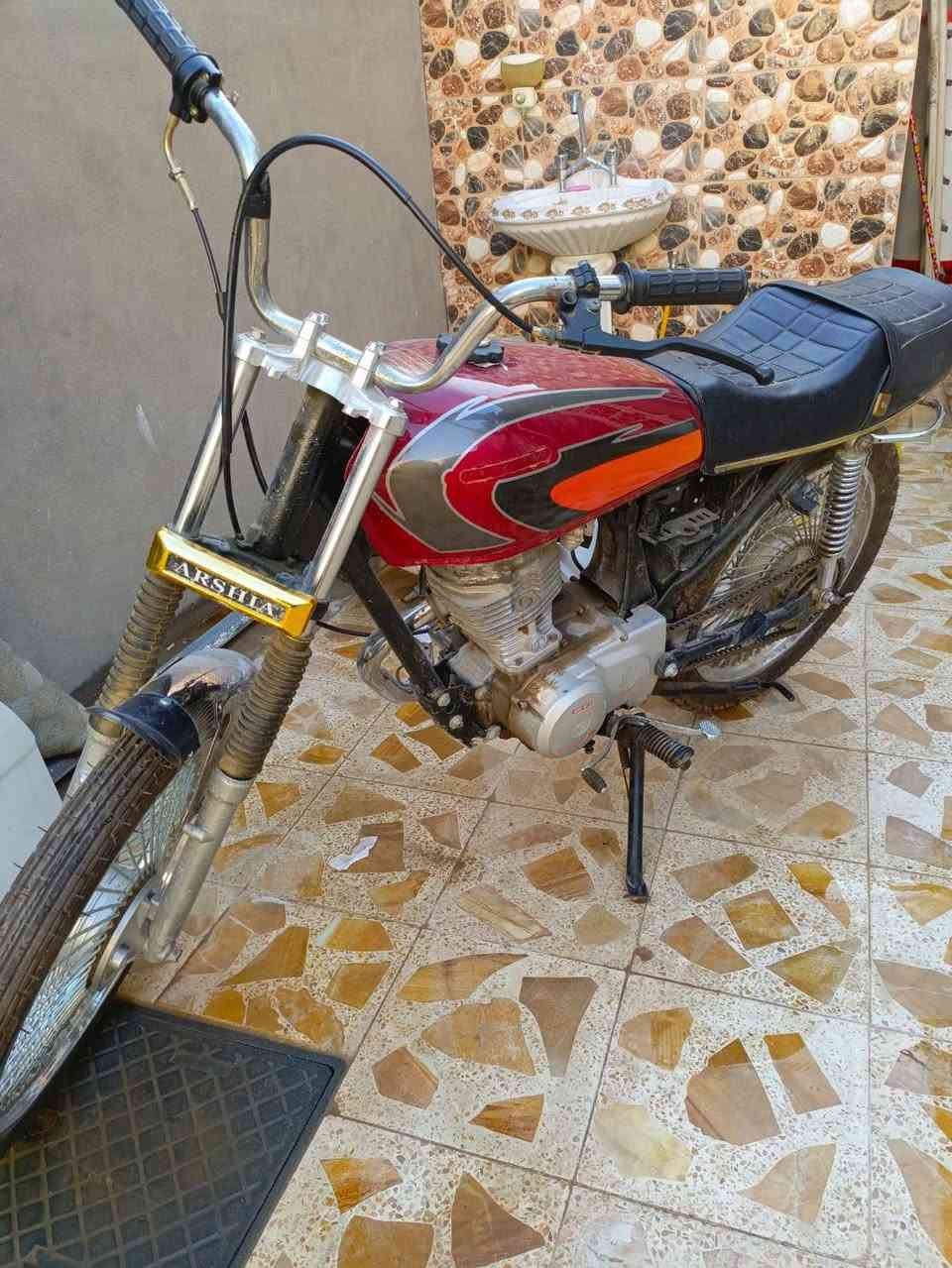 اربعه كير كلك للبيع تايكر موديل ٢٠ السعر ٣٥٠ وبيها مجال رقم الهاتف ***********
