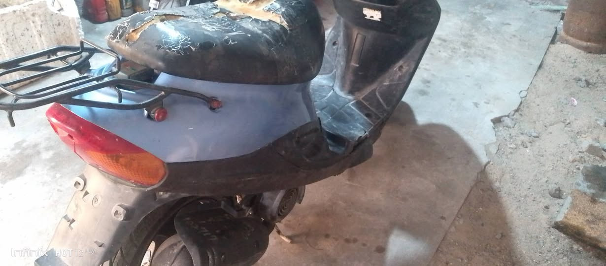 سلام عليكم دراجة تسعه زروف
دراجه شرط نضافه كدام عينك نكره وحده اشتغلت من صبح
مكينه مال رمبا مجفته مره وحده بوشه وبستم حوش نوعيه 
كابريته جديده موجوده كفراته لبلاد بس تعبانات كهربائياته كله شغاله سعر 350 بيه مجال رقمي ***********
