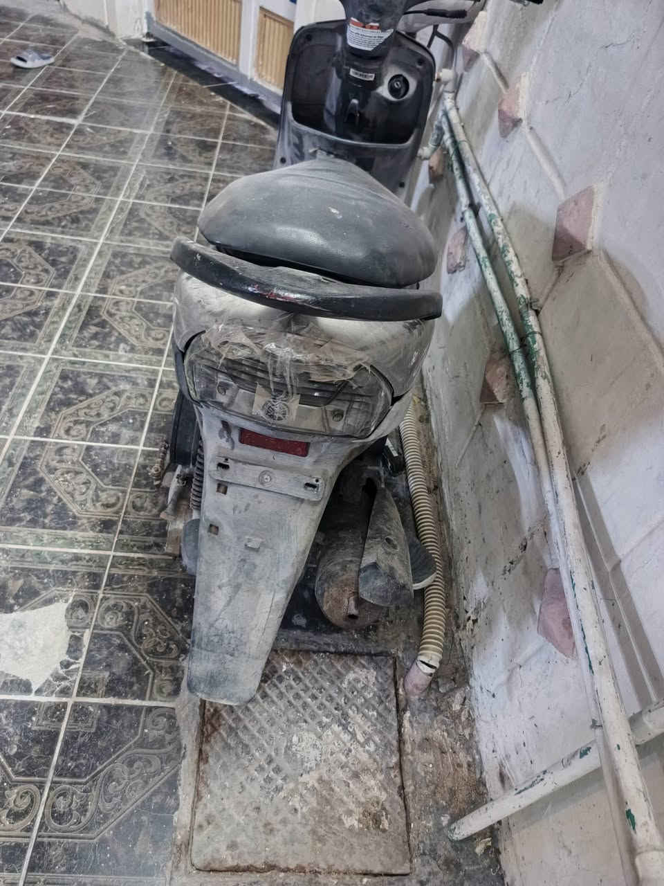 السلام عليكم ماكس منغولي للبيع كهربايات كلهن شغاله عالي ناصي اشاير سلف وهندر تخم تاير اصلي مختوم يوماها دراجه بيها اوراق اي نقص ما بيها دراجه شغاله بس معتازواريد ابيعها  سعر 350 و بيها مجال العنوان بغداد دوره رقم ‏‪***********‬‏
