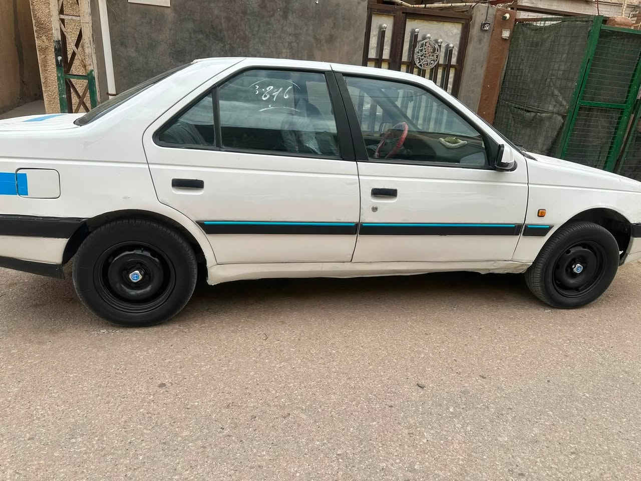بيجو ٤٠٥مديل ١٢سياره نضيفه كير مكينه مكفولات سياره رقم انكليزي بصره بسمي مشروع وطني هزه صارله شهرين سعر ٣٣او بيه مجال او مراوس حسب القناعه مكان نجف ***********

