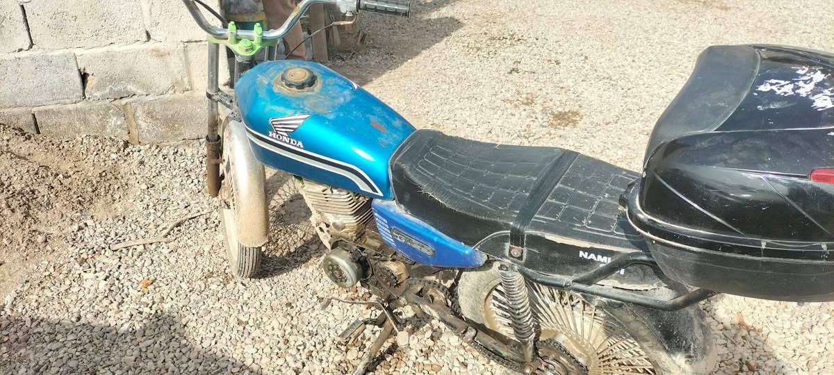 سلام عليكم دراجه للبيع تايكر
سعر 150 مكان ديالى بعقوبة 
استفسار ***********
