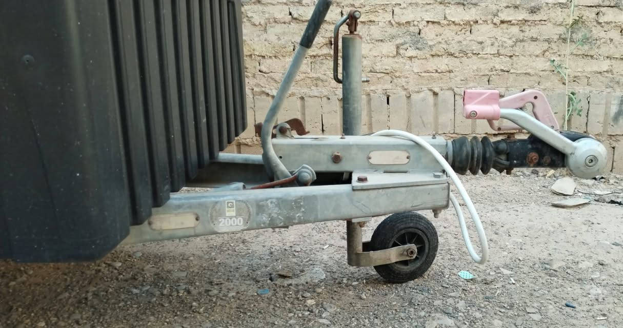 کرفان اوروبي سیاحي 2m ×  4m
سنة صنع 1998 
یرجی اتصال رقمین موجود
***********
***********
لمعرفة السعر فقط اتصال
