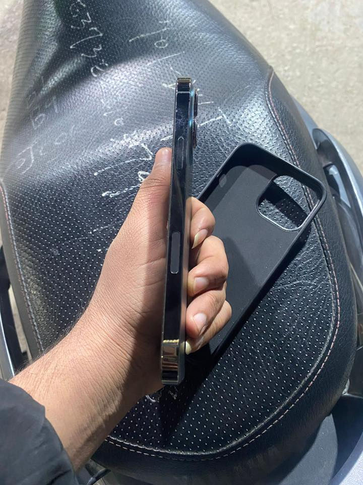 ايفون ١٣ برو ماكس للبيع 
الجهاز شكد ماسولف عن نضافته قليل والله 
الذاكره ٥١٢
الون اسود 
البطاريه ٨١
جهاز أمريكي  
السعر ٧٥٠ بيه مجال حك الجية 
الجهاز كلش نضيف زلغ مابيه تجي وشوف 

عنوانه بغداد البلديات 
 الرقم ***********
