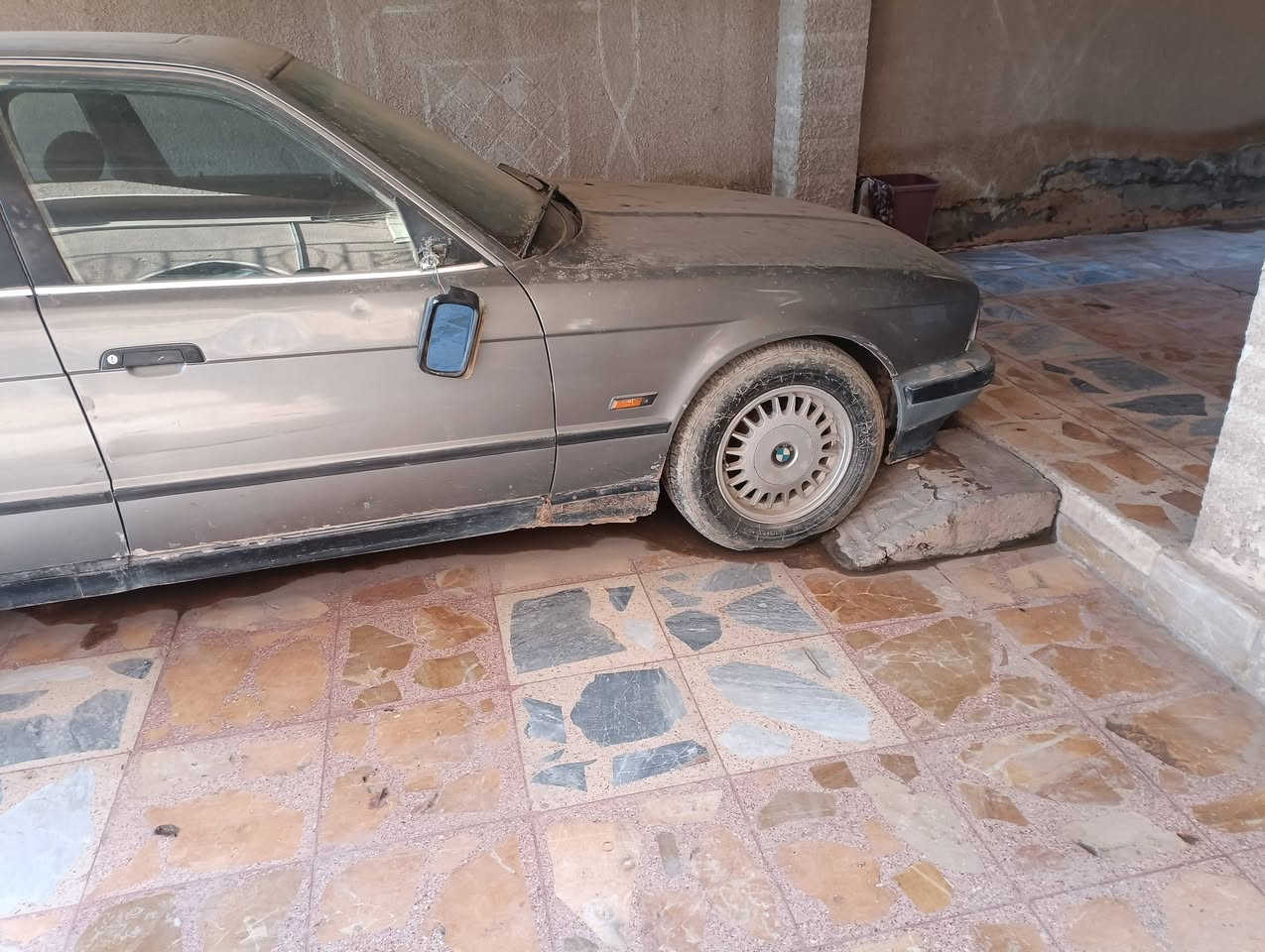 السلام عليكم
بي ام 525مسكر عدل وارد يابان  مع البليته 
محرك خير من الله 
كير بس ياخر الثالث بس تمشي طبيعي 
مكفوبه من دكه جاكوج او حادث 
تنته
4جام كهربائيّ 
صلاح الدين  ار
كارتوني بسمي
عايزها ترتيب شويه 
45السعر
***********سامراء 
اتصل ماجاوب خاص
