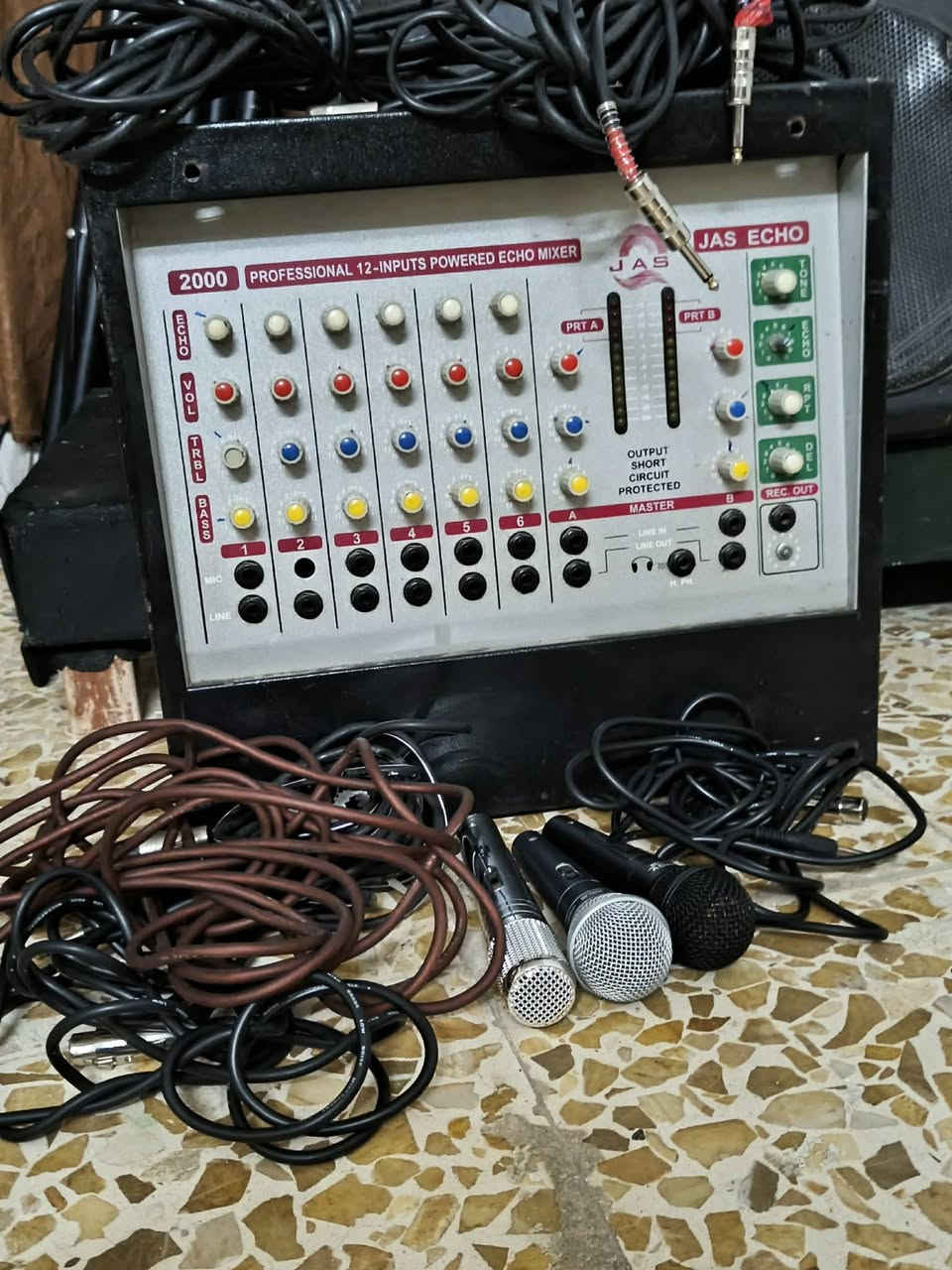 سلام عليكم جهاز جاكسو فول شغال 100/100مع استان سماعه 2مع استان لاقطه 2مع لقطات 3جهاز جاكسو 2000عل فحص مكاني بغداد الشيخ عمر ***********
