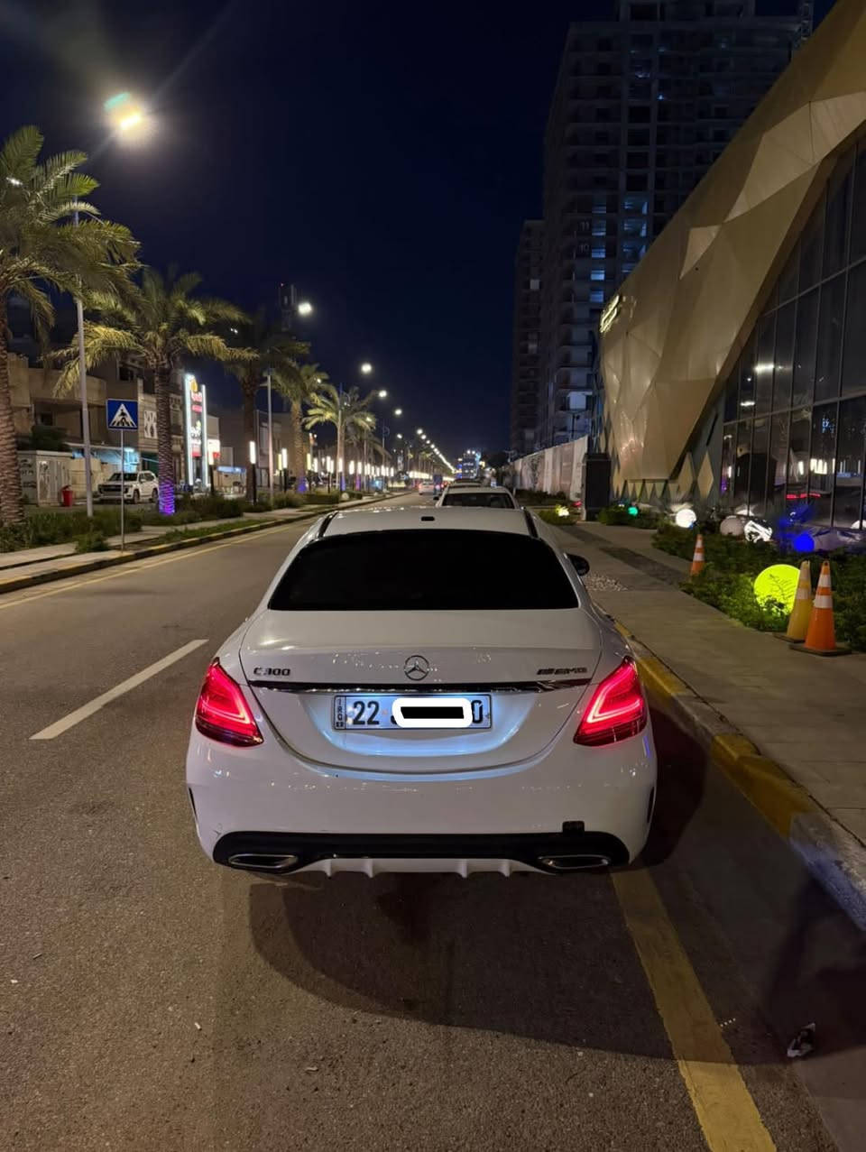 سلام عليكم من رخصة الادمن مارسيدس C300 AMG للبيع ماشيه 28.000km موديل 2021 وارد امريكي فول كامل مواصفات السياره بل كامل مصلحه في الامارات محرك 2.0T رقم اربيل تحويل فقط ما اسوي وكاله للاستفسار عن السعر والتفاصيل *********** واتساب  ما متواجد على الفيسبوك
