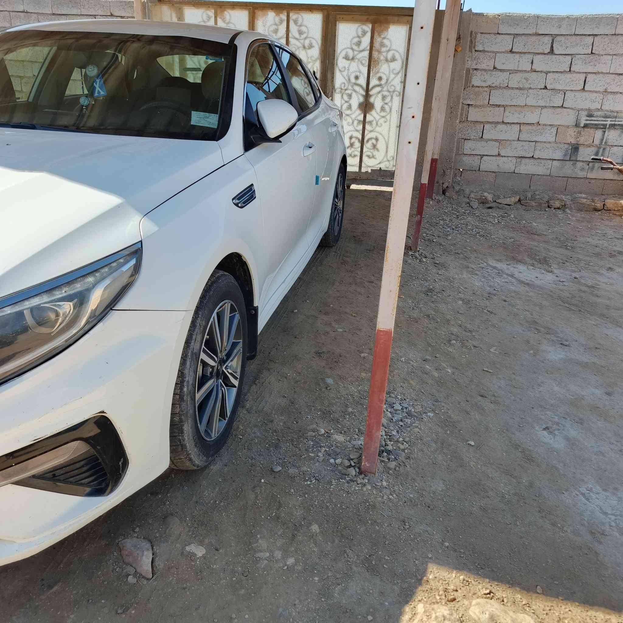 كيا اوبتما للبيع وذا اكو مراوس اب كي فايف خليجي
سياره مكفوله كفاله عامه 
ماشيه 135كيلو متر 
حداديه كير مكينه تخم تاير كله مكفول
نص فول 
شاشه جبيره
مرايت شفط 
شفتات ستيرن 
تثبيت سرعه مانع نزلق 
رقم بغدادمشروع وطني 
حساس وره كدام كامره خلفيه   
195بيه مجال بصيط
***********
