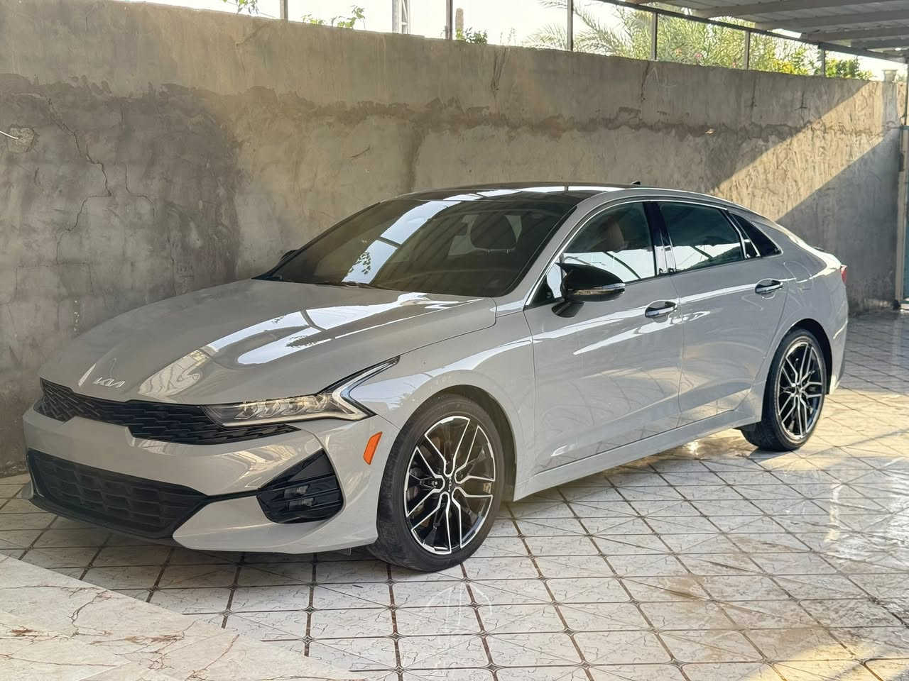 السلام عليكم
K5 للبيع مديل 2024 
مكينه 2500 تيربو فول مواصفات 
كفاله السياره بيه بارد فقط كد شبر بدون قطرت صبغ 
ماشيه 44 ميل 
مواصفات هواي بيه الي حاب يستفسر اكثر يراسلني خاص 
***********
مرقم بصره كامل حره بسمي 
السعر 230 قفل لا تجي تكلي غاليه اعرف نوع السياره قبل لا تحجي
