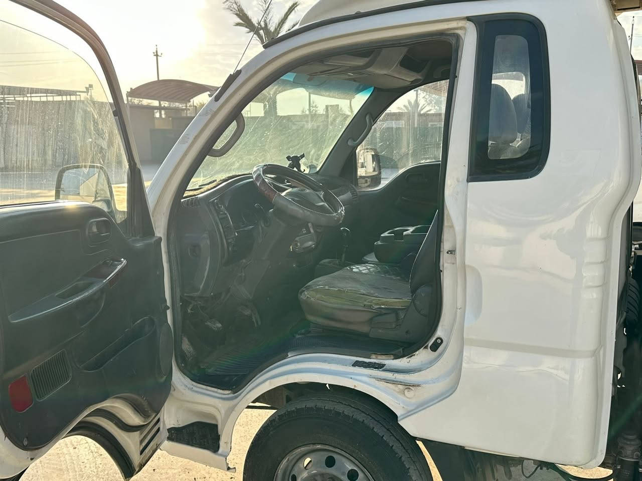 السلام عليكم 
كيا بنجو براد موديل 2008
3000  كرنفال
محور بم ونوزل كامل  
السياره نضيفه وكلشي بيهة شغال
كير ومحرك و حداديه وبراد جاهزه 100% 
رقم بغداد تحويل
سعرها 10,500 $  وبيهة مجال بسيط للشراي  
تواجد السياره يغداد - الغزاليه
للاستفسار الاتصال ***********
