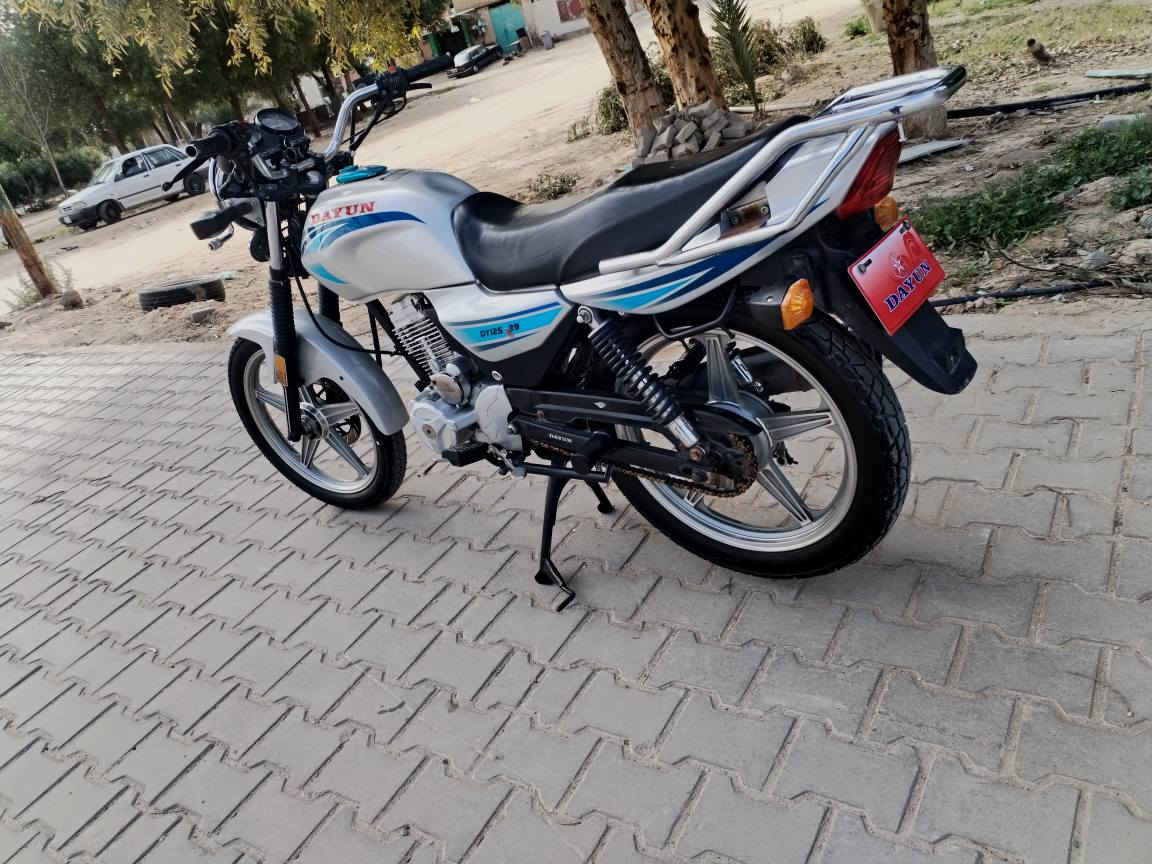 سلام عليكم 
دايوان عضم وكيل ثامر خلخال  شرط الترقيم  مداور يم وكيلهه مكتب حسين  موديل ٢٠ طالعه ٢٢
 محرك كفاله شرط محرك نضيف شلعه ومعدل شرط الكفاله  كهربائيات كلهة شغاله اشاير لايتات كله شغال بيهة لايت زنون زنجيل جديد الدراجه كلهة جديدة وبل واقع احله من الصور مكان كربلاء حي السلام ٨٥٠ مجال بسيط للشراي )
***********  بي وتساب كربلاء, العراق
