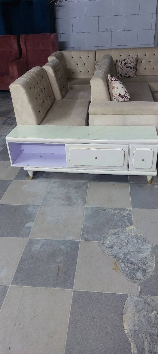 غراض بيت للبيع الاستفسار الاتصال ع*********** شارع سالم خلف شركه كورك قرب دائره الكهرباء
