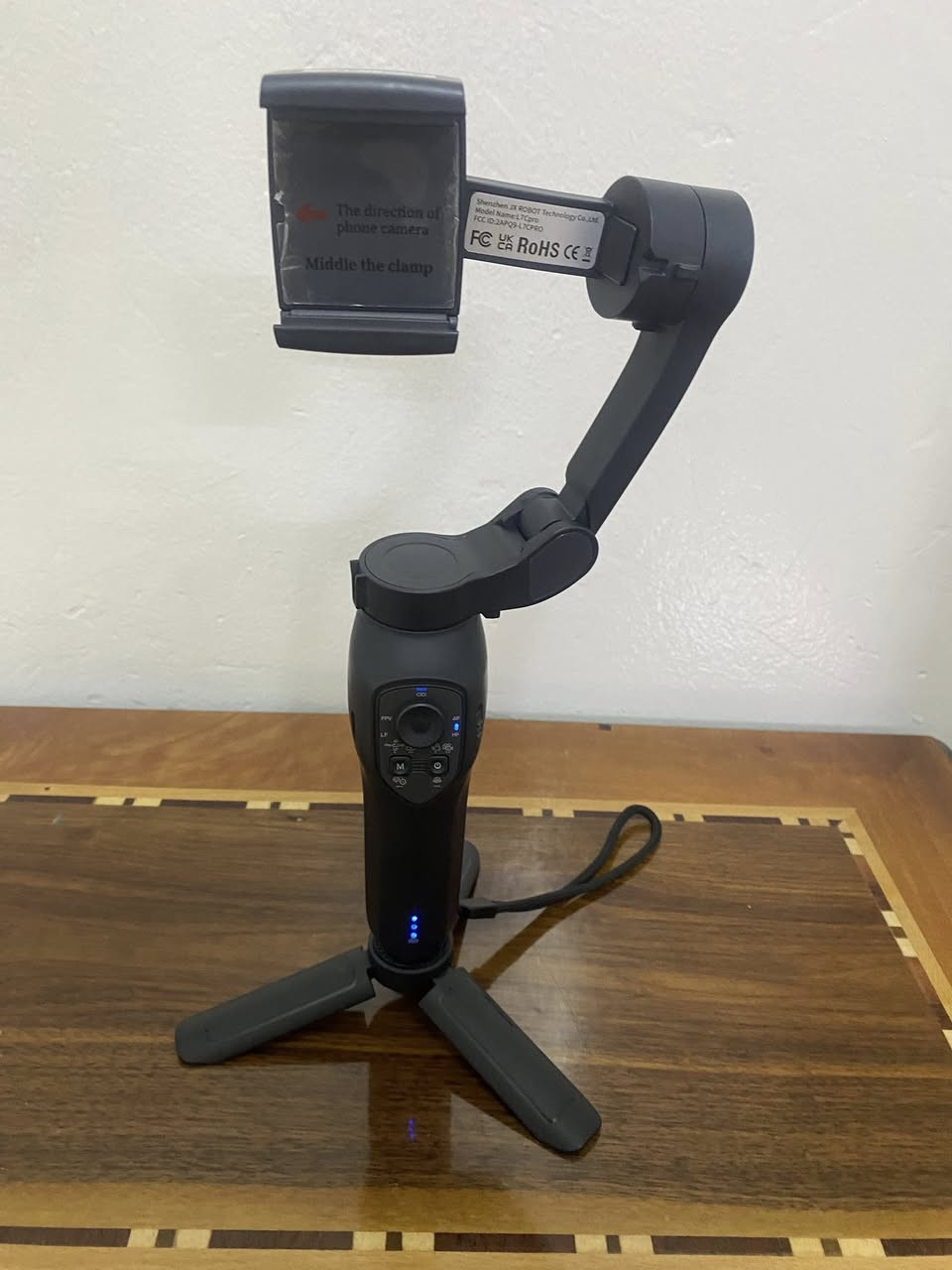 اوزمو بهذا الشكل
جديد غير مستخدم بدون كارتون طلع 
اعلى سعر ابيع 
***********
