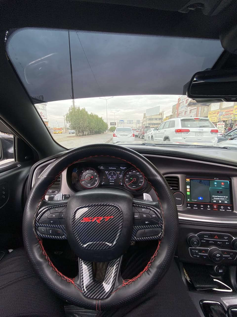 جارجر RT max  سوبر تراك باك مديل 2022 لون فيلي ماشيه 40mi فول مواصفات للاخير:
-فتحه 
-نقطه عمياء و تدفئه مرايه جانبيه 
-سستم صوتAlpine 
-كراسي  السائق و الراكب تدفئه و تبريد  و خزن ميموري 
-سترين كهربائي  + تدفئه و خزن ميموري
-كراسي الركاب الورا تدفئه 
-تشغيل عن بعد 
 -قفل الابواب تلقائيا 
-مثبت سرعه و نظام مانع انزلاق 
-حساسات و كامرا خلفيه
-وضعيات قياده سوبر تراك باك
 يعني فول للاخير 
وارد امريكي حادث جاملغ و بنيد خفيف  
محرك و كير كفاله  
 السعر 245  
للتواصل :***********
