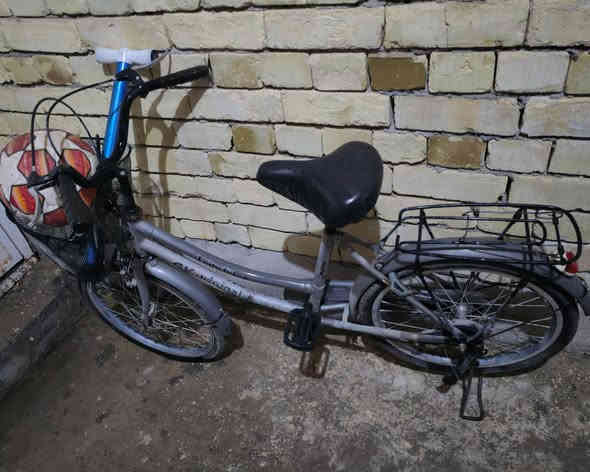 بايسكل سعره 50 الف هو والبم مالته
مكاني شهداء الموضفين
***********
