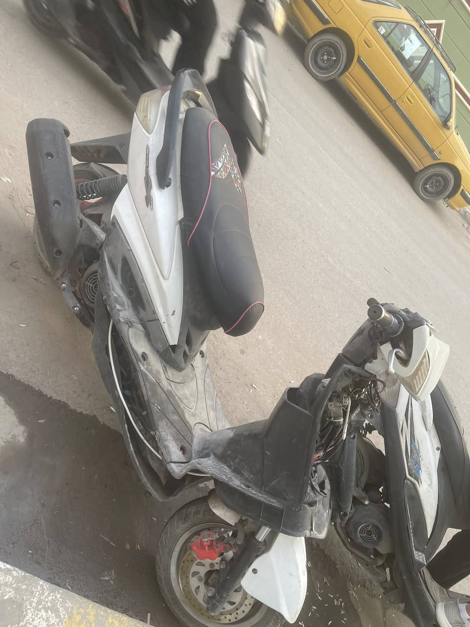 سكنس فحل نوزل
سلام عليكم سكنس فحل نوزل الدراجه مفتوحه بس ولفات الدراجه متروكه قبل سبوع مشغلها نضيفه ما بيها شي تأخذها على حطتها ناقصها بس بجم مازده موجوده سعرها ٣٥٠ قفللل بدون عمله مكاني بغداد كريعات رقمي ***********موجود واتساب واتصال
