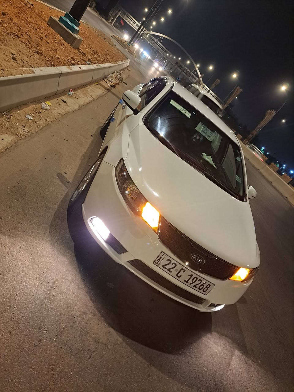 السلام عليكم سيراتو 2012 رقم اربيل فول عده الفتحة اشاير بل مري تحكمات أربعة دسك خمسة ويل كب   بلوتوث اواكس اي بي اس  سياره جاهزه كير مكينه حداديه خير من الله تبريد ثلج سياره جديده ماشيه 200 الف بيهه قطعتين صبغ بدون دواخل سياره احلاة من بالصورة سعر عله خاص ***********
