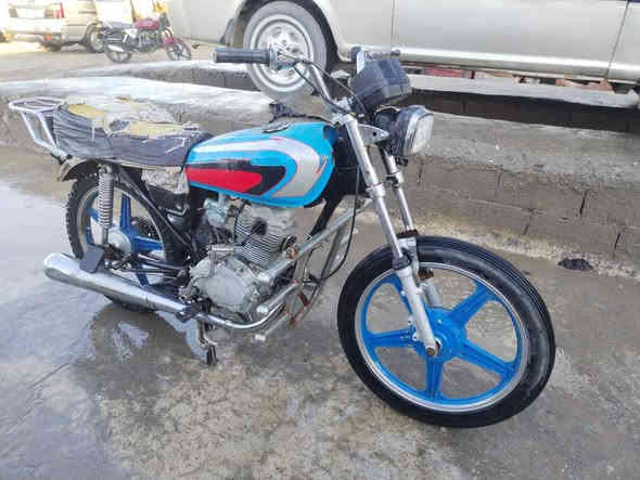 السلام عليكم اخوان
دراجة نامة
دراجة يرادلها ترتيب
اوراق كاملات الجوملاغ موجود بس ما شادة
موديل 2014
السعر 225 الف مستعجل عل لبيع التصال او الاستفسار عل رقم ***********
