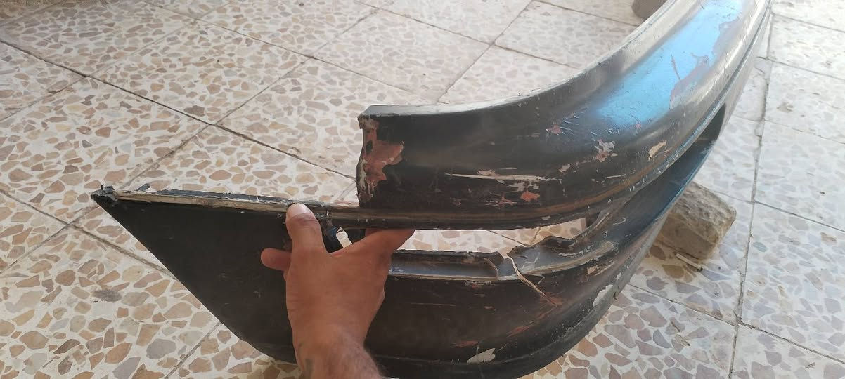 السلام عليكم دعامية بطه متصل بيها كسر بسيط بلاديه  حته صبغ مابيها بس هاذا الكسر ابيع عل هل وضع هل موجود التفيدا يصلحه كسر بسيط اريدها (٤٠) وبيها مجال واتساب ***********

