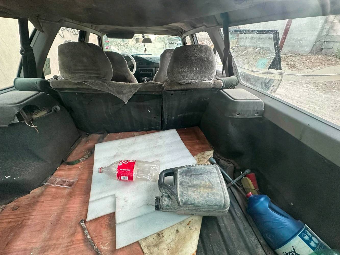 مازده 1990  626محرك 8 بخ فول اقتصادي  سنويه مجدده ل 2031 بسمي شرط التحويل والغرامات  مقدمه بيها بطاقه بانزين يرادلها ترتيبات بصيطه رايدها 33 وبيها مجال مكاني كركوك.***********