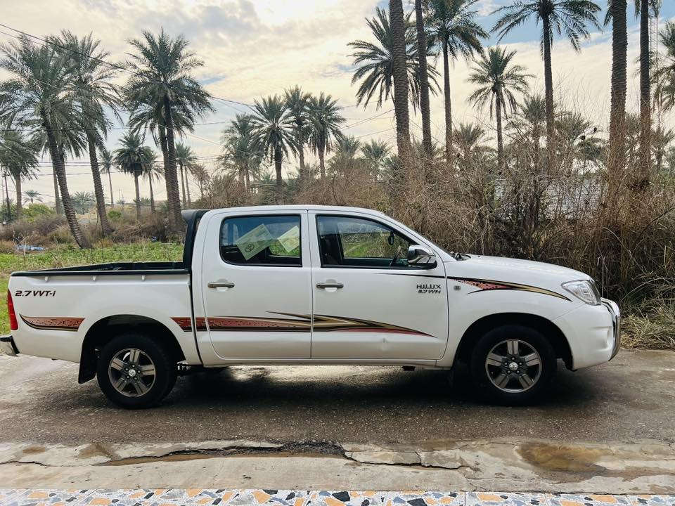 السلام عليكم عذاري موديل ٢٠٠٩ 
رقم بغداد تحويل ايمت ما تريد 
كير محرك صدر تايرات تبريد 
كير اتوماتيك بيها فقط تكحيل بارد 
سعرها ١٧٥ وبيها مجال ***********
