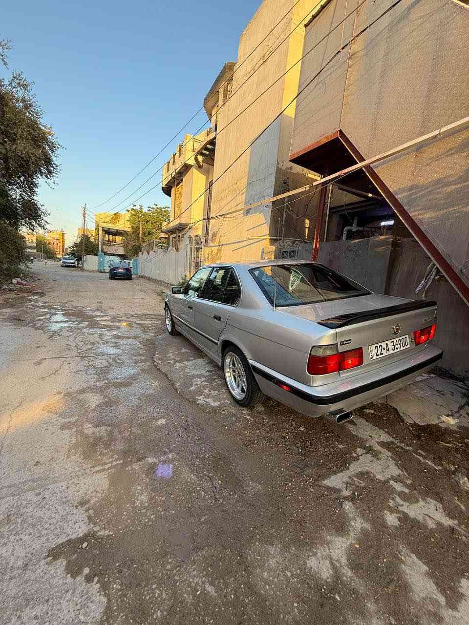 السلام عليكم شباب بي ام دبليو 525iA موديل 1993 فول مواصفات فتحه سقف كشنات كهرباء بجم زنون رقم جديد باسمي كلها بلادي السياره صبغ جماليه تخم تايرات جديد بيها بارد بسيط بل جاملغ الخلفي والمكينه شويه بيها ضعف تبريد شغال ثلج سياره كامله مكاني بابل السعر 65 للاستفسار *********** حلة, بابل
