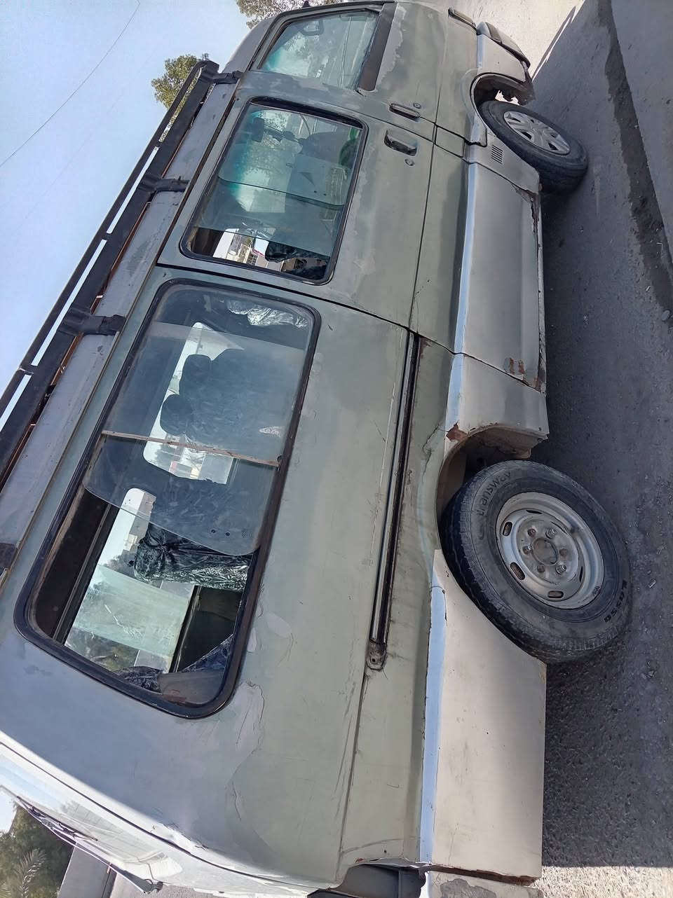 السلام عليكم كيا بسته موديل ٩٣ سنويه مجدد نهايه ال ٢٨ كير مكينه اكسل مكفولات  مكان السياره بلنجف اني مكلف رقم صاحبه.   *********** السعر ٢٠ وبيه مجال
