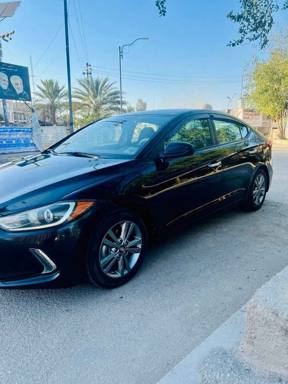 ألنترا وارد أمريكي موديل 2018
حادث چاملغ و بنيد جداً بسيط 
و بيها بارد شبر جوه قبق البانزين 
اللون أسود رقم بابل 
مواصفات السيارة :-
فتحه سقف 
تدفئه كشنات 
بصمة تشغيل و بصمة أبواب 
أضاءة ترحيب باليدات 
حساسات جانبية 
ماشية 84 ميل و قابل للزيادة 
السيارة نظيفة و ما متعوبة و خير من الله 
كل شي ما تحتاج تشغل و تطلع 
صور الحادث و السونار مرفقة بالمنشور 
السعر 125 و بيها مجال بسيط 
العنوان بابل المسيب 
للاستفسار ***********
