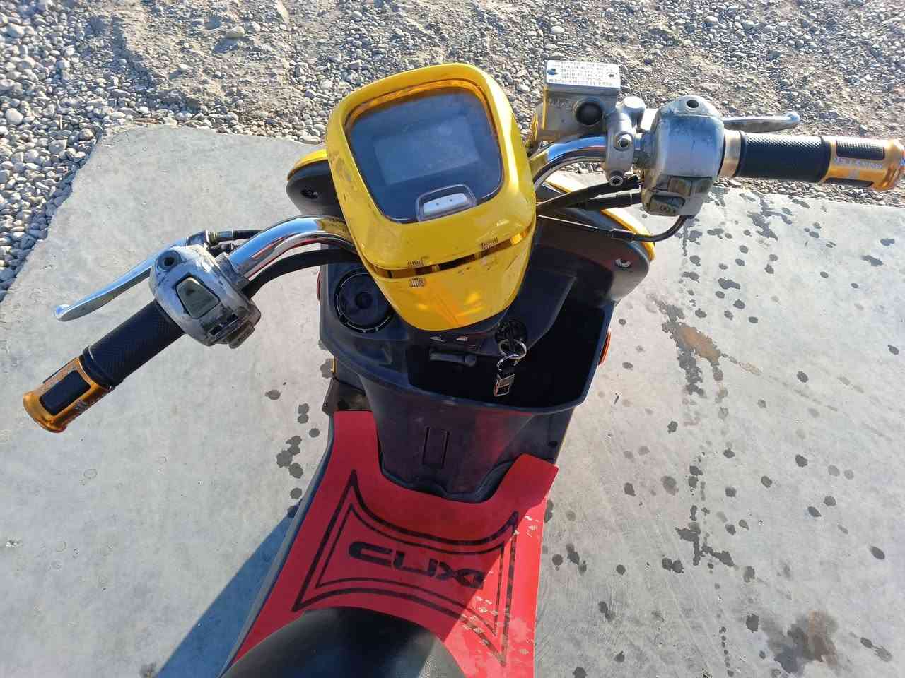 مسطرة نوزل للبيع دراجة حلوة نكرة سلف يرادلهه ترتيبات  مفتوحه مكانهه ديالى سعرهه 550وبيهه مجال حك الجية الشراي يتصل ***********
