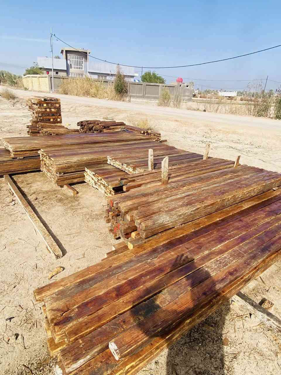 للبيع قالب خشب روسي تارس ايدك مساحه 150متر   جاهز مع كامل ملحقاته  لوح سير عصايب قراشيق 
مكاني بلحله    للاستفسار  ***********
