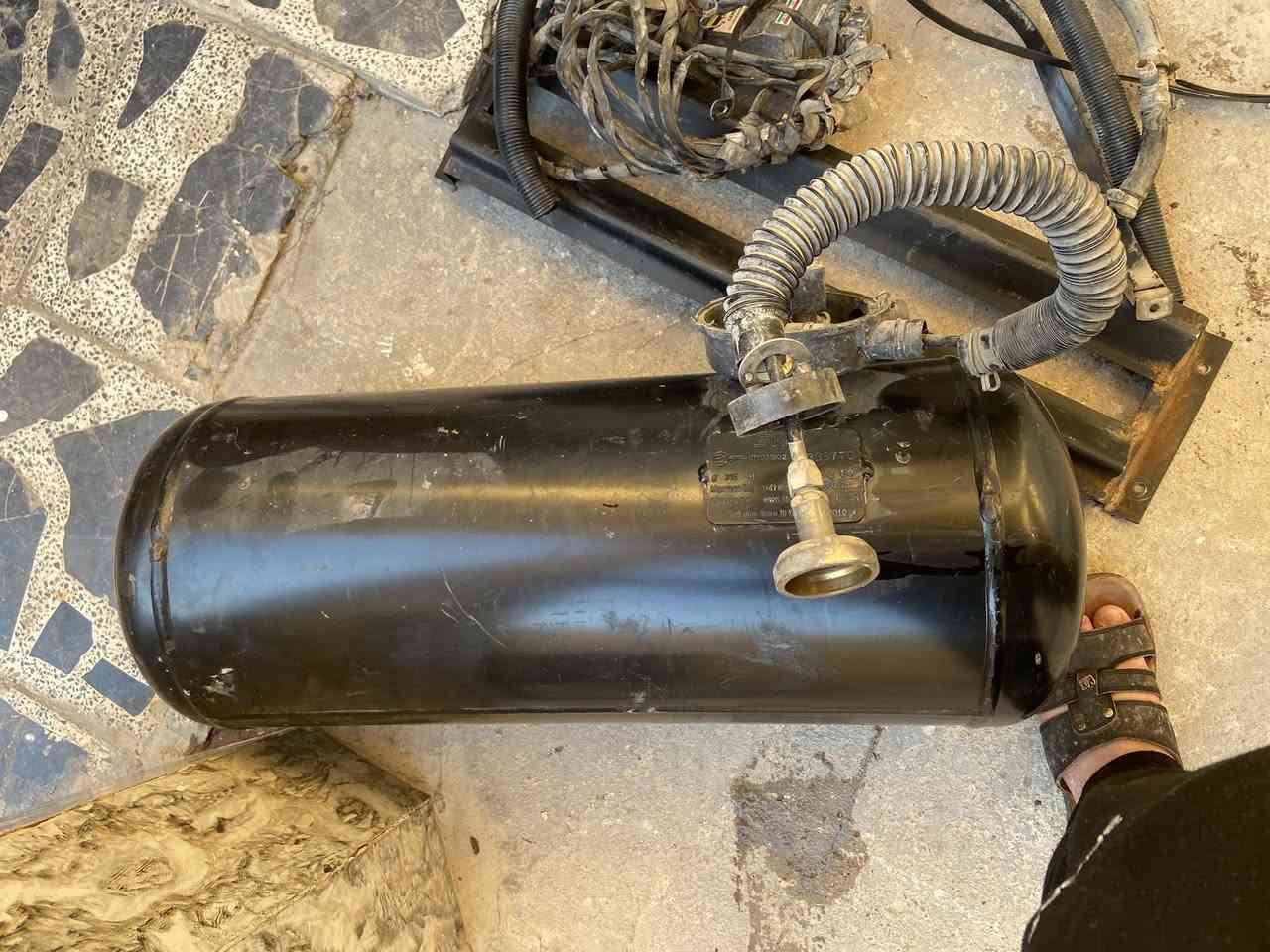 السلام عليكم للبيع منضومة غاز إيطالي مفتوحه من سيارة 4سلندر مكاني بغداد السعر قيم بما يرضي الله 
***********
