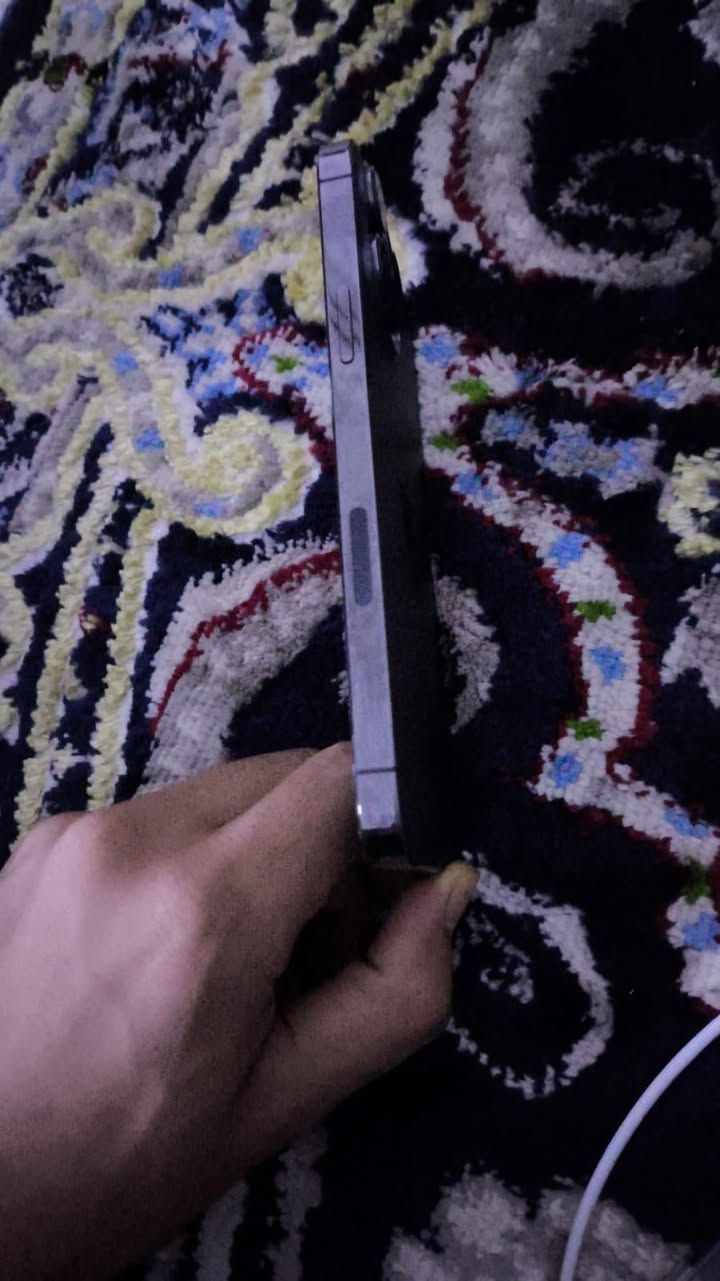 سلام عليكم
من رخصت الادمن
آيفون 13 برو ماكس نضافة 100٪؜
بطاريه 90 ممرفوعه 
ذاكره 256
ممبدل بي شي ابلادي 
السعر 775 وبي مجال 
المكان هيت 
هـ*********** ممتواجد خاص
