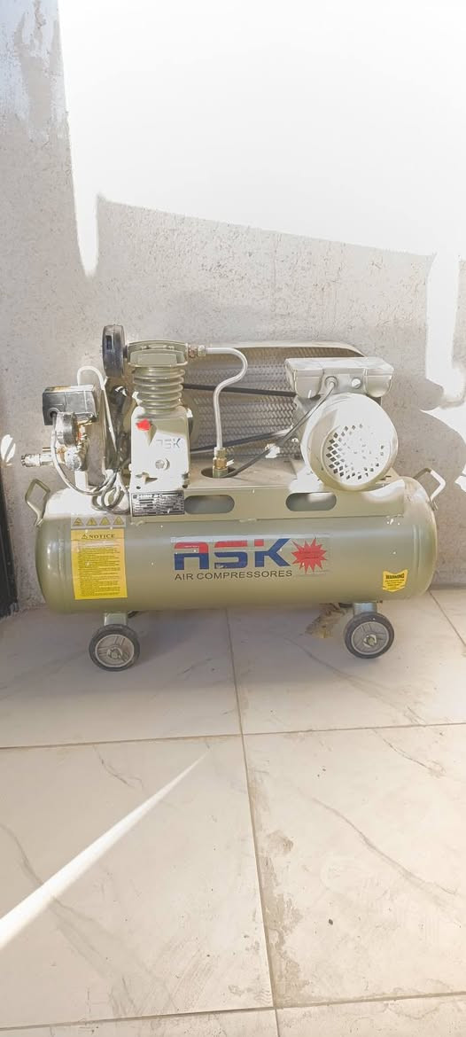 السلام عليكم كبريسر 50 لتر للبيع بعده جديد مستخدم يوم واحد الشراي ينتصل عله هاذ الرقم *********** واتساب موجود
