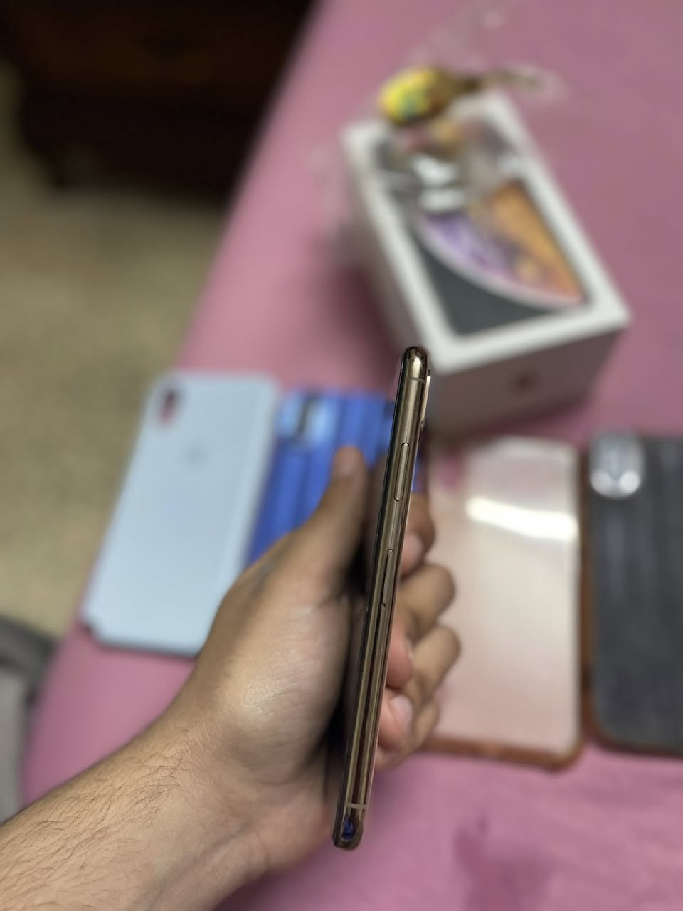 سلام عليكم
Xs فقط ذاكره 64 بطايه 72 ماستر شرق اوسط ممفتوح ولا مبدل بي شي وتر ع فحص 
سعره/175 وبي مجال قليل
الهاتف /***********
المكان /بغداد الرصافه
