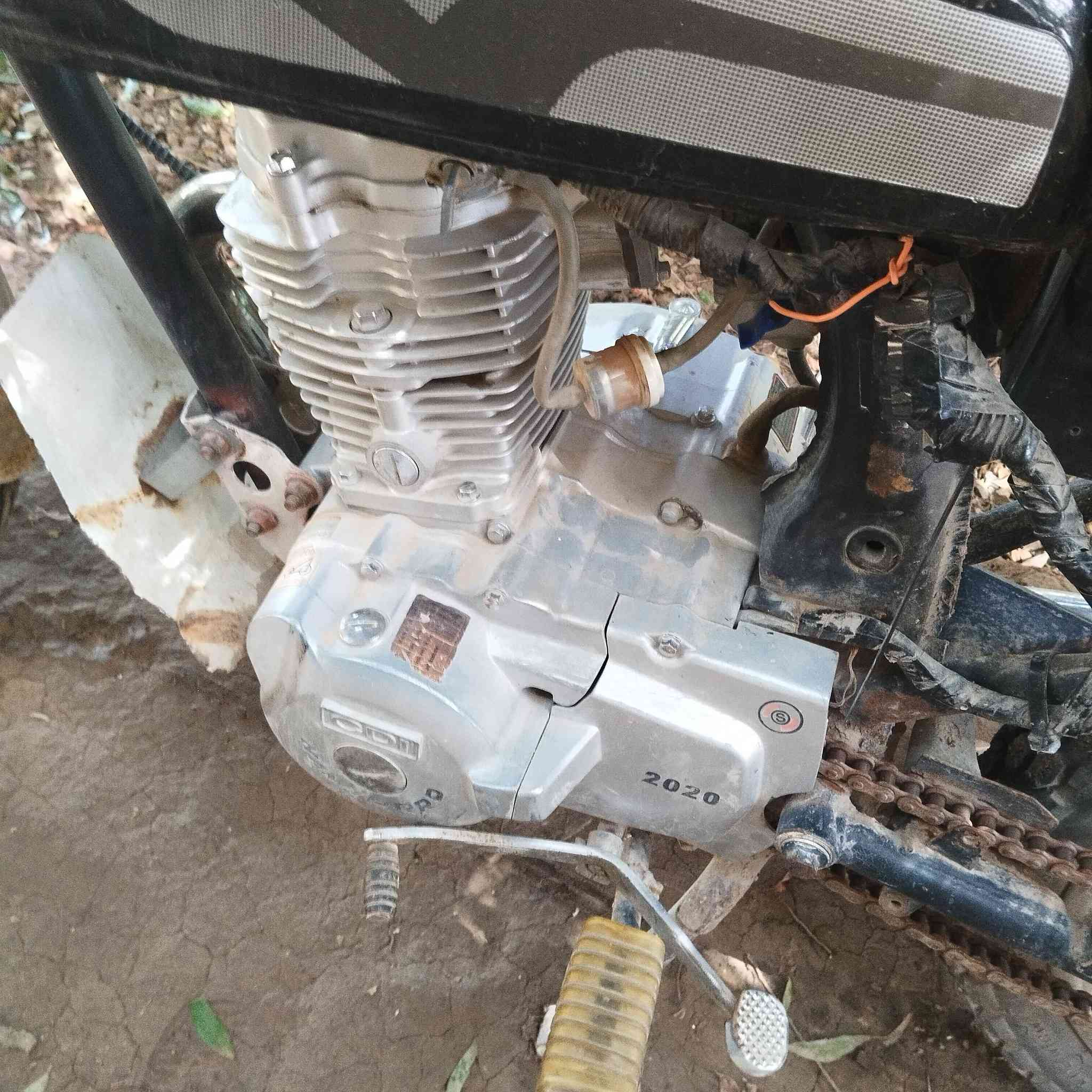 السلام عليكم.4 كير نامه برو كلك للبيع محرك اخرس لاصوت ولا نظيح دراجه حلوه عوزها بس غسل لان ما فارغ الها سعر قفل ٢٢٥ شراي تصل ***********
