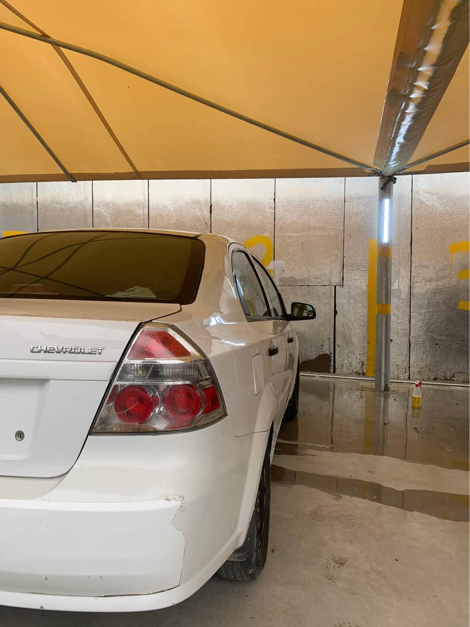 ئەڤیۆ 2010 سپی بەفری ناو زەرد تەبرید بە شەرت سارد و گەرم براوە سەقف و عیزام بە شەرت 2پارچەی هەیە بە 3 پارچە دەفرۆشم  رەقەم بەغدا سەنەوی ئەسڵی بەشەرتی ئەوەلیات غڕامات بەشەرت سەیارەکە هی بنە خۆمە زۆر پاکە بێ مەسرەفە گێر و مەکینە بە شەرت توند و تۆڵە 4 تایەی لۆکی لەبنە  
رەقەم موبایل ***********. کۆرەک 
زین *********** أربيل, العراق
