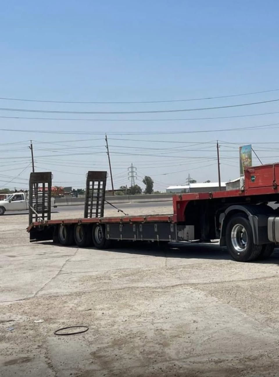 عربانة لولدر للبيع
طول 9م
عرض3م
جوبلس تاير19,5 
موقعها بغداد جرف النداف
للاستفسار الاتصال على 
***********
***********
